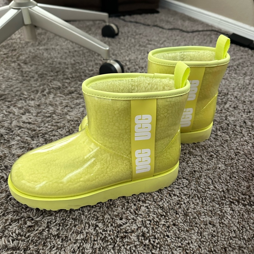 UGG Classic clear mini boot